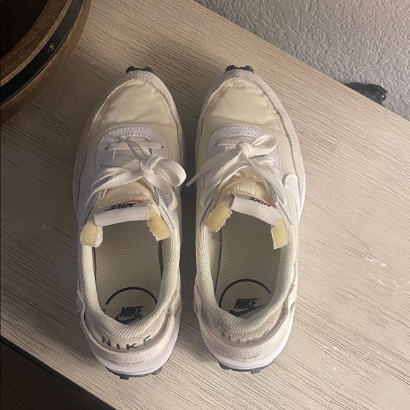 Nike Women's Sneakers 8.5 - Picture 3 of 7